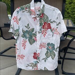 American Eagle Outfitters Tropical Floral Shirt - White, Green, Red